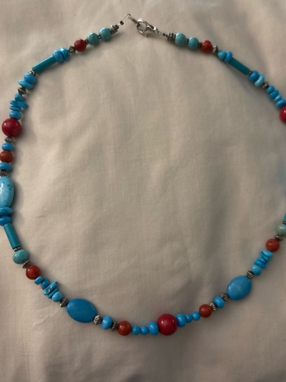 Turquoise and Red Beaded Women's Necklace - Stylish Colorblock Jewelry